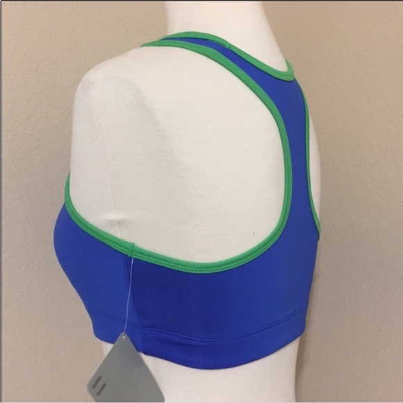 Reebok - Picture 3 of 8